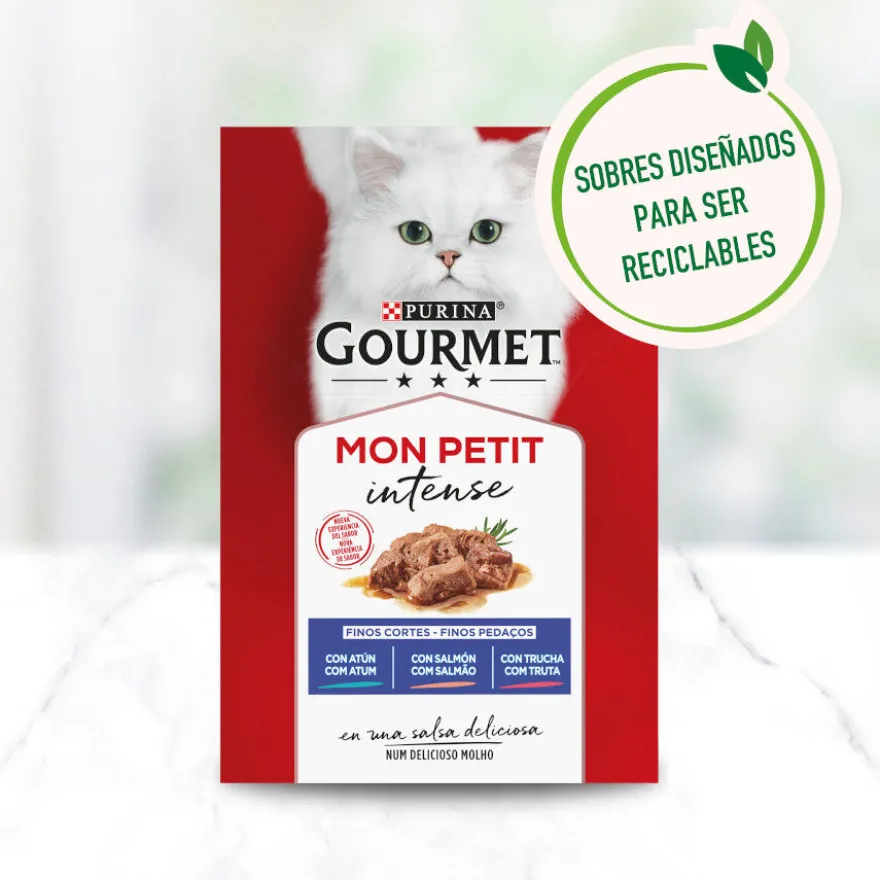 Gourmet Mon Petit Selección Carnes en salsa sobre para gatos